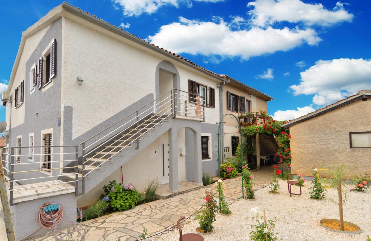 Apartments Dino 1700 Fazana Exterior photo